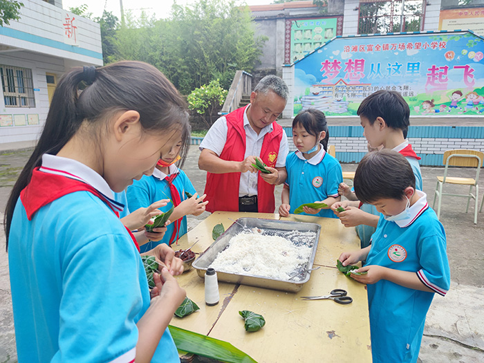 包粽子.jpg