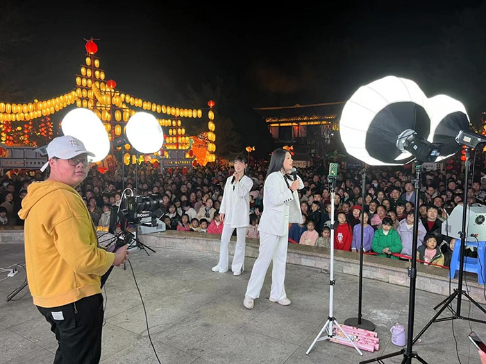现场直播.jpg